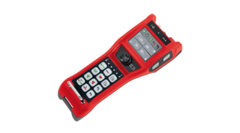 Handsender TGE-112S mit 16 einstufigen Drucktasten, optionaler Beleuchtung, Daumen-Joysticks, 2.8" Farbgrafikdisplay und berührungsloser Sicherheitsschalter.
